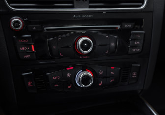 Подержанный автомобиль Audi Q5 2013 года (18 фото)