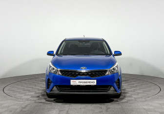 Подержанный автомобиль Kia Rio Sedan 2021 года (2 фото)