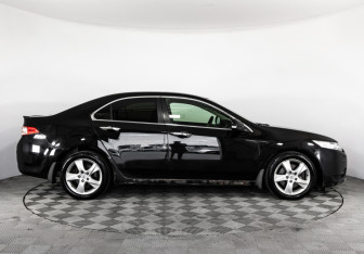 Подержанный автомобиль Honda Accord Sedan 2011 года (4 фото)