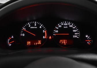 Подержанный автомобиль Nissan Pathfinder 2012 года (24 фото)