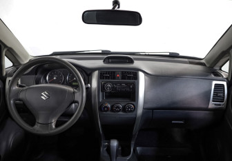 Подержанный автомобиль Suzuki Liana Wagon 2006 года (9 фото)