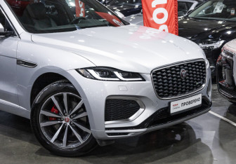 Подержанный автомобиль Jaguar F-Pace 2022 года (8 фото)