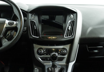 Подержанный автомобиль Ford Focus Sedan 2012 года (14 фото)
