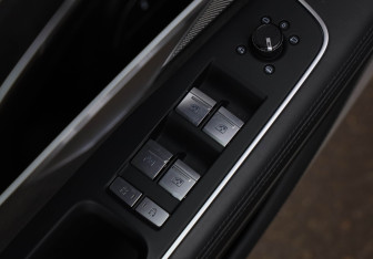 Подержанный автомобиль Audi A8 2019 года (24 фото)