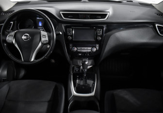 Подержанный автомобиль Nissan Qashqai 2014 года (15 фото)