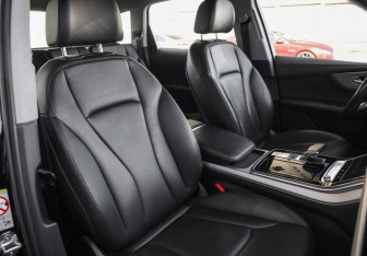 Подержанный автомобиль Audi Q7 2019 года (31 фото)