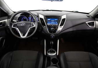 Подержанный автомобиль Hyundai Veloster 2013 года (10 фото)