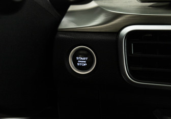 Подержанный автомобиль Geely Coolray 2023 года (19 фото)