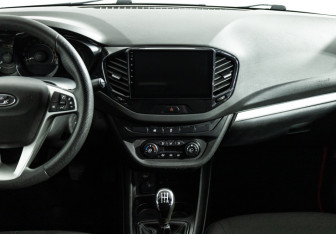 Подержанный автомобиль LADA (ВАЗ) Vesta Sedan 2018 года (14 фото)