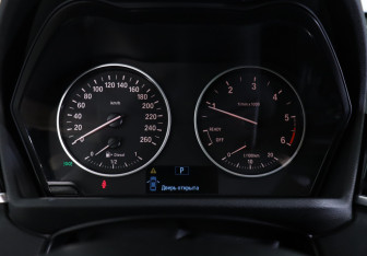 Подержанный автомобиль BMW X1 2017 года (18 фото)