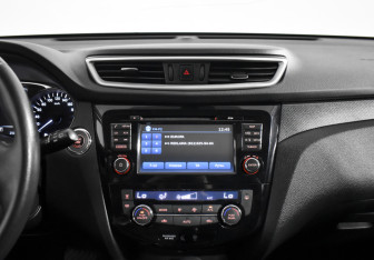 Подержанный автомобиль Nissan X-Trail 2015 года (16 фото)