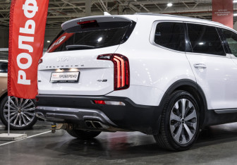 Подержанный автомобиль Kia Telluride 2022 года (8 фото)