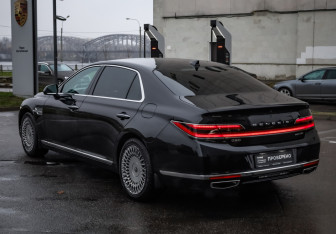 Подержанный автомобиль Genesis G90 2020 года (8 фото)