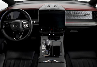 Подержанный автомобиль GAC M8 2024 года (19 фото)