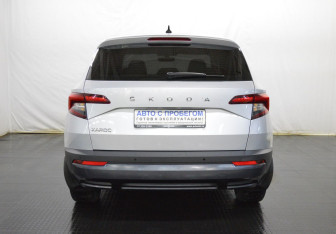 Подержанный автомобиль Skoda Karoq 2021 года (6 фото)