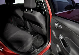 Подержанный автомобиль Ford Focus Wagon 2016 года (12 фото)