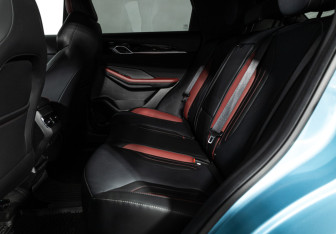 Подержанный автомобиль Geely Coolray 2024 года (10 фото)