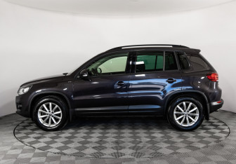 Подержанный автомобиль Volkswagen Tiguan 2015 года (8 фото)