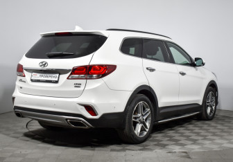 Подержанный автомобиль Hyundai Santa Fe 2018 года (5 фото)