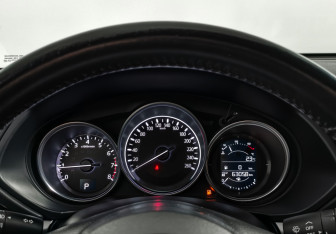 Подержанный автомобиль Mazda CX-5 2017 года (20 фото)