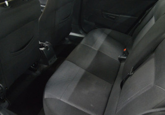 Подержанный автомобиль Opel Astra Sedan 2011 года (11 фото)
