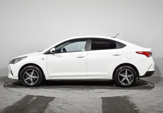 Подержанный автомобиль Hyundai Solaris Sedan 2020 года (8 фото)