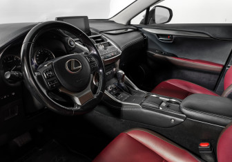Подержанный автомобиль Lexus NX 2017 года (9 фото)