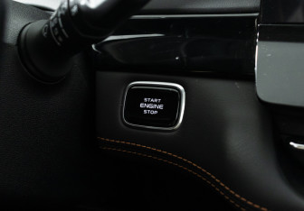 Подержанный автомобиль Changan UNI-K 2023 года (22 фото)