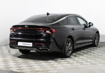 Подержанный автомобиль Kia K5 2021 года (5 фото)