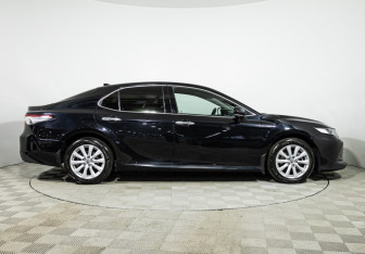Подержанный автомобиль Toyota Camry Sedan 2018 года (4 фото)