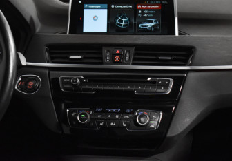 Подержанный автомобиль BMW X1 2019 года (22 фото)