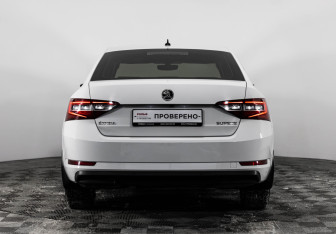 Подержанный автомобиль Skoda Superb Liftback 2019 года (6 фото)