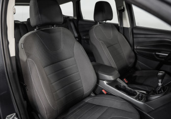 Подержанный автомобиль Ford Kuga 2014 года (19 фото)