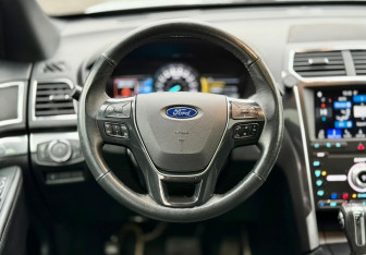Подержанный автомобиль Ford Explorer 2019 года (17 фото)