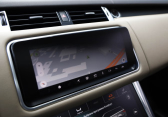 Подержанный автомобиль Land Rover Range Rover Sport 2018 года (19 фото)