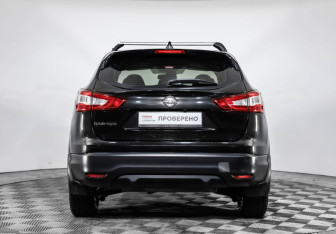Подержанный автомобиль Nissan Qashqai 2014 года (6 фото)
