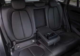 Подержанный автомобиль BMW X1 2020 года (26 фото)