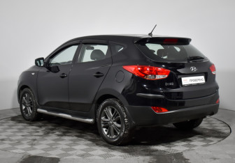Подержанный автомобиль Hyundai ix35 2014 года (7 фото)