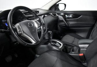 Подержанный автомобиль Nissan Qashqai 2014 года (9 фото)