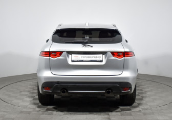 Подержанный автомобиль Jaguar F-Pace 2017 года (6 фото)