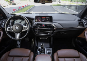 Подержанный автомобиль BMW X3 2018 года (14 фото)