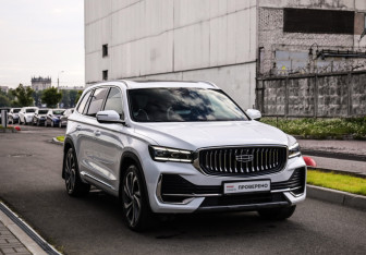 Подержанный автомобиль Geely Monjaro 2024 года (5 фото)
