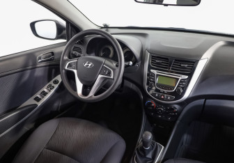 Подержанный автомобиль Hyundai Solaris Sedan 2011 года (8 фото)