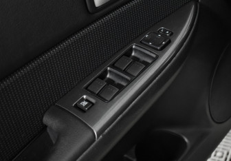 Подержанный автомобиль Mazda 6 Wagon 2007 года (10 фото)