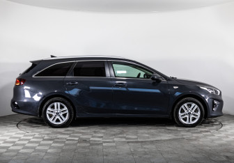 Подержанный автомобиль Kia Ceed Wagon 2019 года (4 фото)