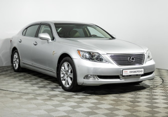 Подержанный автомобиль Lexus LS 2008 года (3 фото)