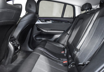 Подержанный автомобиль BMW X4 2019 года (12 фото)