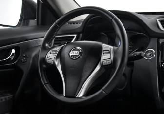 Подержанный автомобиль Nissan X-Trail 2017 года (14 фото)