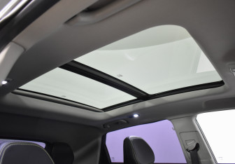 Подержанный автомобиль Geely Coolray 2023 года (16 фото)