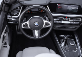 Подержанный автомобиль BMW Z4 Roadster 2020 года (18 фото)